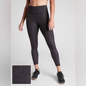 Athleta Ultimate Stash Pocket Embossed 7/8 Tight